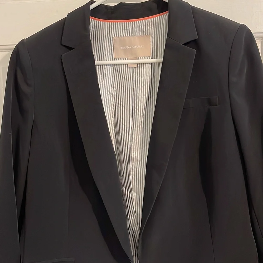 Banana Republic blazer, size 8! Great condition! - Picture 2 of 7